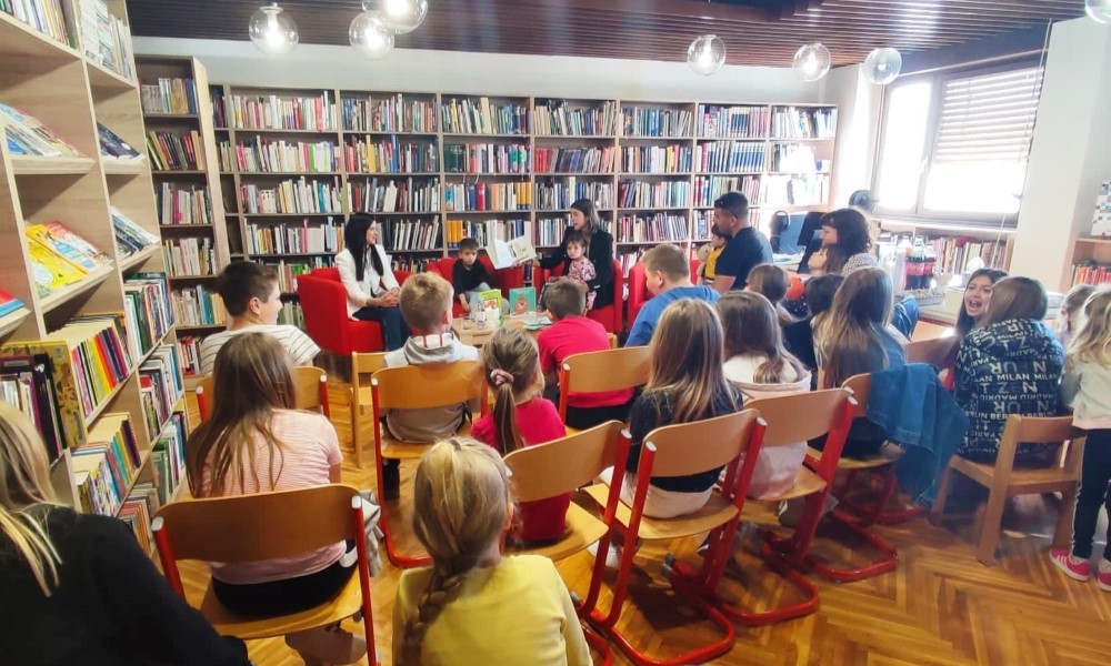 Featured image for “Književnim susretom sa Sarah Stručić završena Noć knjige”